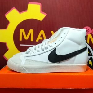 NIKE BLAZER MID 77