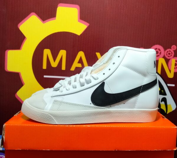 NIKE BLAZER MID 77